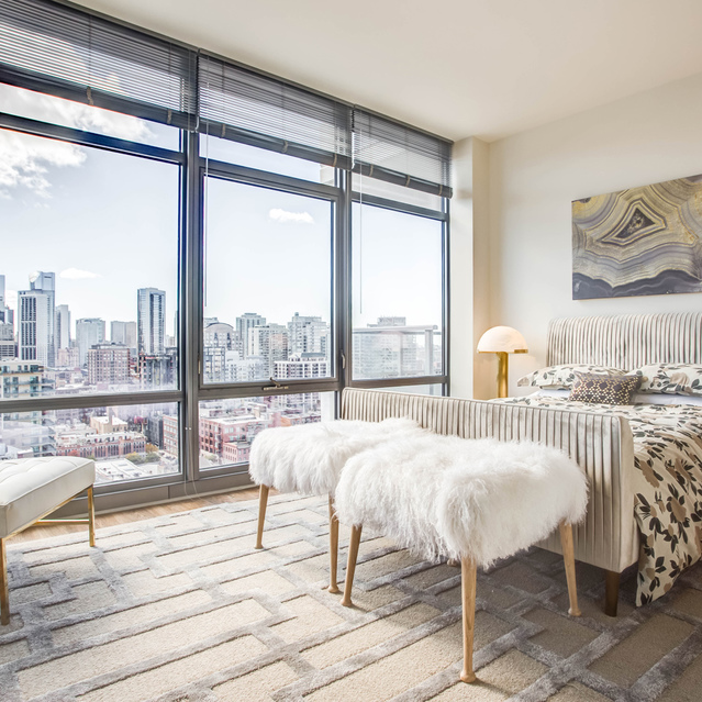 Next Apartments - Modern Bedroom with City View